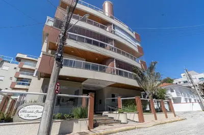 A planta de Maristela 201 - Apto 3 quartos à 100 metros da Praia de Bombas