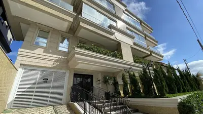 O edifício onde o apartamento está situado