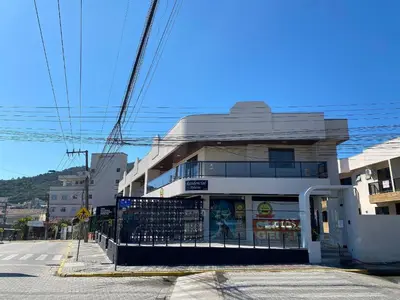 O edifício onde o apartamento está situado