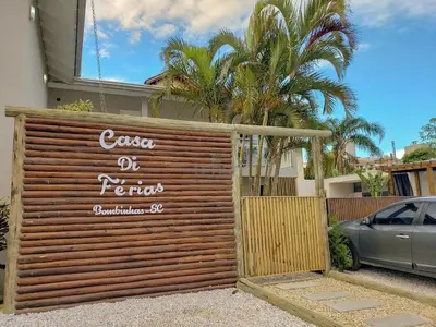 A planta de 021 -Residencial com Piscina e Jacuzzi em Bombas