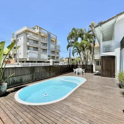 021 -Residencial com Piscina e Jacuzzi em Bombas
