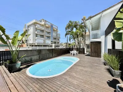 A planta de 022 - Residencial com Piscina e Jacuzzi em Bombas