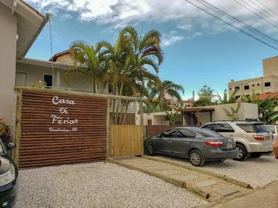A planta de 023 - Residencial com Piscina e Jacuzzi em Bombas