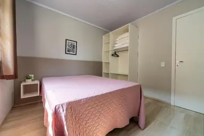 A planta de 023 - Residencial com Piscina e Jacuzzi em Bombas