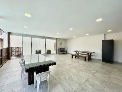 A planta de 025 - Residencial com Piscina e Jacuzzi em Bombas