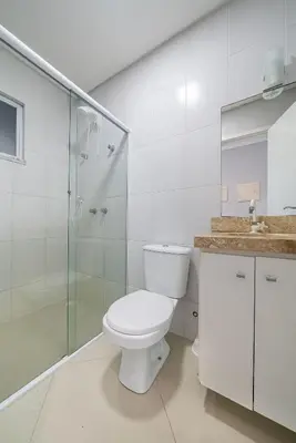 A planta de 116 - Apto a 50m da Praia de Bombas na Avenida