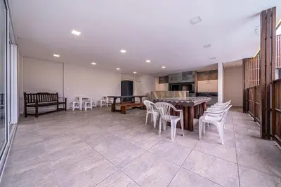 A planta de 028 - Residencial com Piscina e Jacuzzi em Bombas