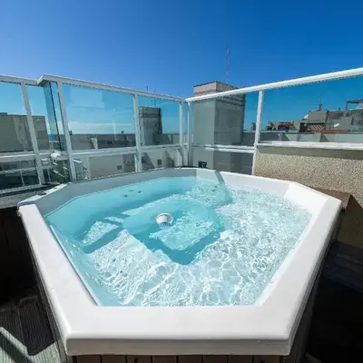 323 - Cobertura com 03 dormitórios e Jacuzzi