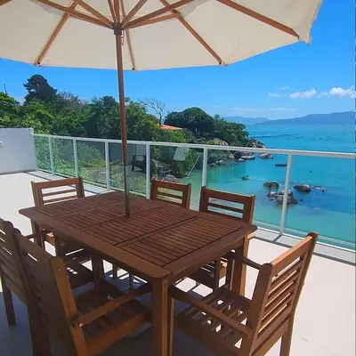 A planta de Casa com vista para o mar e acesso exclusivo à praia
