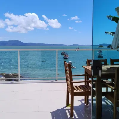 A planta de Casa com vista para o mar e acesso exclusivo à praia