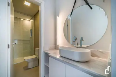 Uma casa de banho em Cobertura duplex com vista para o mar e jacuzzi