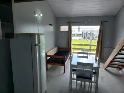 A planta de Loft com Mezanino em Itapema com Ar Split e Sacada qq