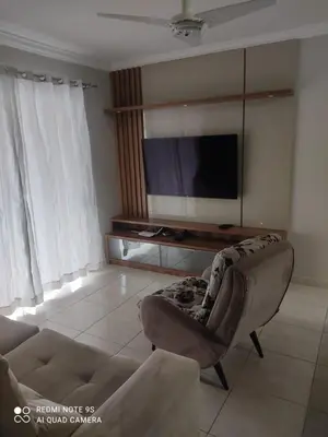 Uma televisão e/ou sistema de entretenimento em Casa amanda