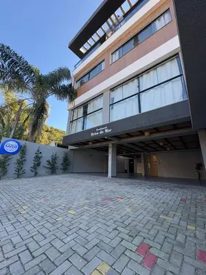 O edifício onde o apartamento está situado