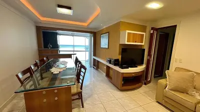 Uma televisão e/ou sistema de entretenimento em Apto Almeida e Moraes Pé na Areia BC 2 vagas de garagem