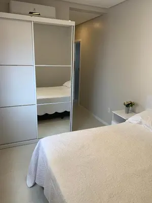 A planta de Excelente apartamento à 200 metros da praia de Palmas