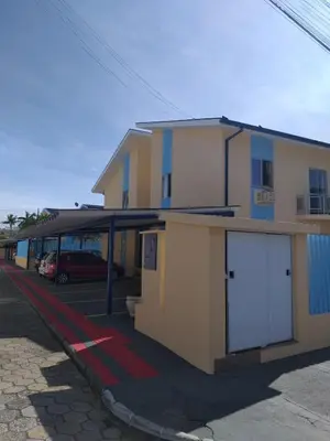 O edifício onde o apartamento está situado