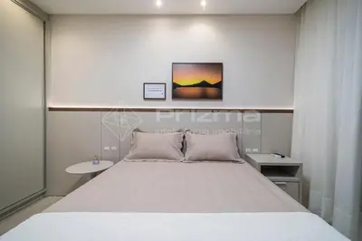 Uma cama ou camas num quarto em 302 Bl 03 Waldgarten Bombinhas - 50 m do Mar e Frente Avenida - Condomínio de Alto Padrão - Piscina - Academia - Salão de jogos