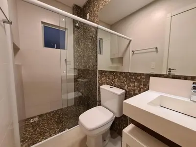 Uma casa de banho em Cobertura com Piscina 50 mt do Mar
