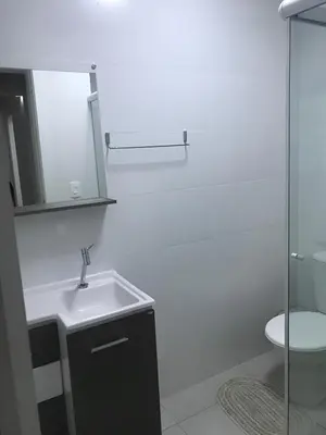 Uma casa de banho em Apto Praia de Bombas