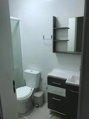 Uma casa de banho em Apto Praia de Bombas