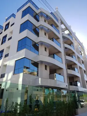 A planta de Apartamento Amplo próximo Praia