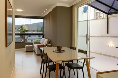 Uma área de estar em Apto 250 m da Praia c/ Churrasq. e Terraço PD7076