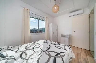 A planta de Aluguel Apartamento 3 quartos sendo 1 suíte em Bombinhas