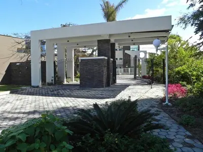 O edifício onde o apartamento está situado