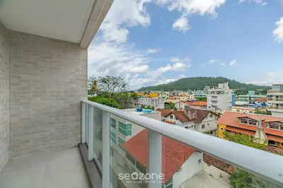 Uma vista geral da montanha ou uma vista da montanha a partir do apartamento