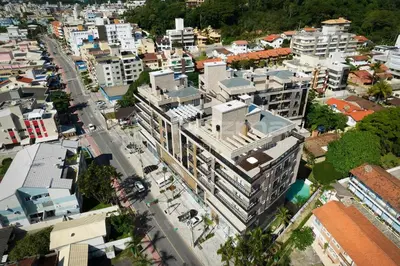 Uma vista geral de Bombinhas ou a vista da cidade a partir do apartamento