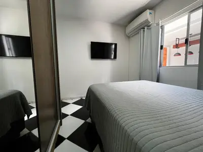 Uma televisão e/ou sistema de entretenimento em House 19