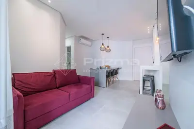 Uma área de estar em PM 304 · Excelente Apartamento de 2 quartos em condomínio com Piscina e Academia