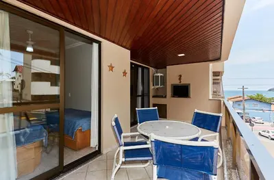 A planta de 1038 Apto sobre Avenida con vista lateral para o Mar