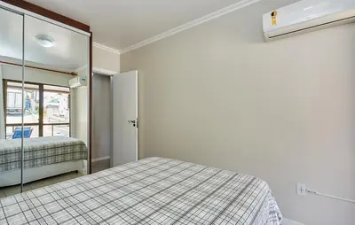 A planta de 1038 Apto sobre Avenida con vista lateral para o Mar