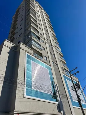 O edifício onde o apartamento está situado