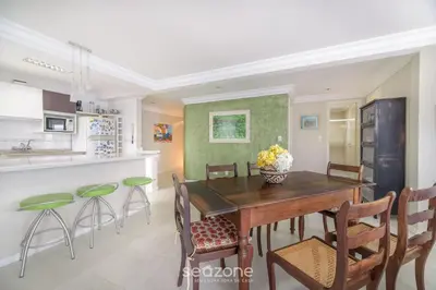 A cozinha ou kitchenette de Apto 2Q beira mar c/ garagem em BC NVI501