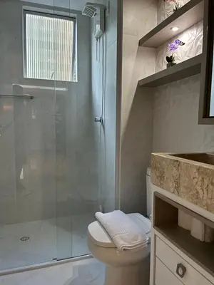 Uma casa de banho em Beira Mar com Excelente Localização